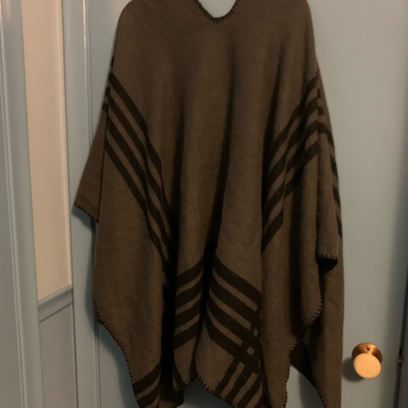 One size poncho - Picture 2 of 2